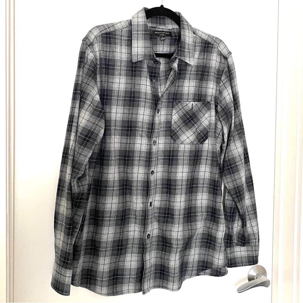 Banana Republic Gray and Black Plaid Collared Shirt (Perfect Condition)